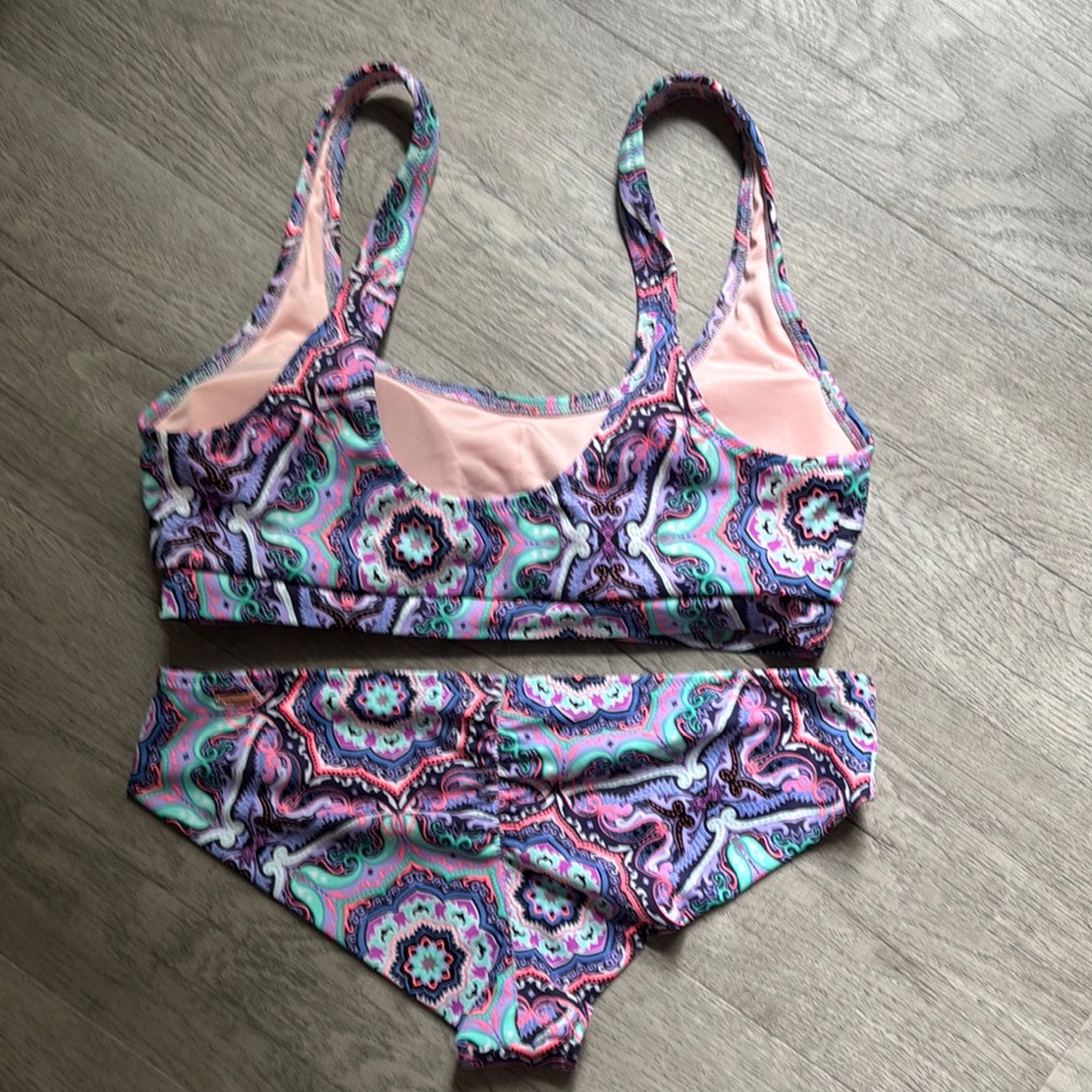 Colorful Patterned Bikini Set - Picture 3 of 6